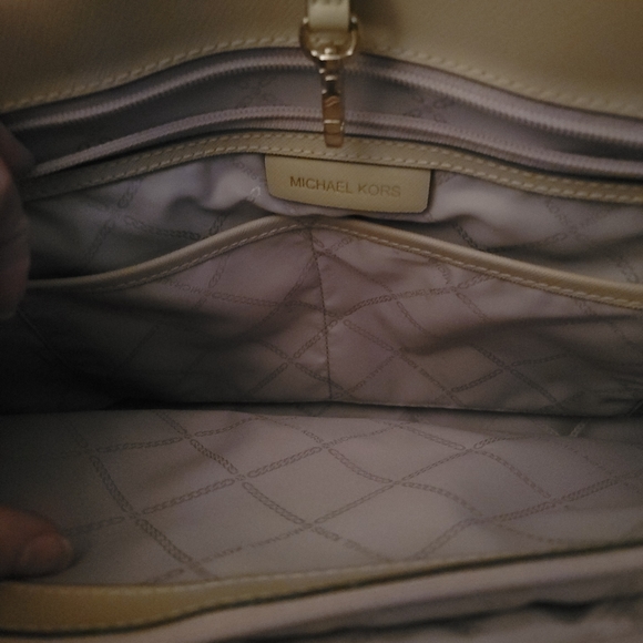 Authentic MK purse - Picture 4 of 6